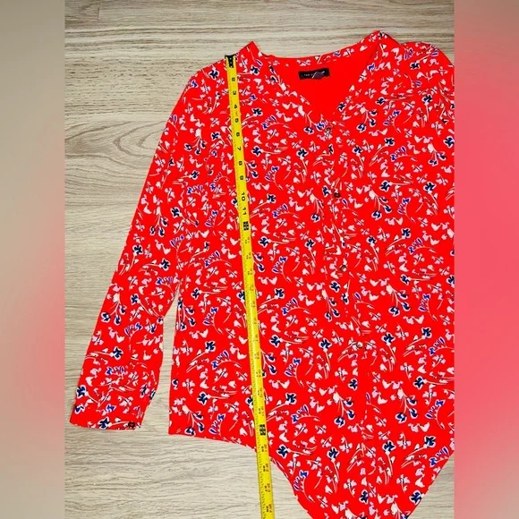 The Limited Red Floral Print Blouse Sz Petite M - Picture 9 of 10